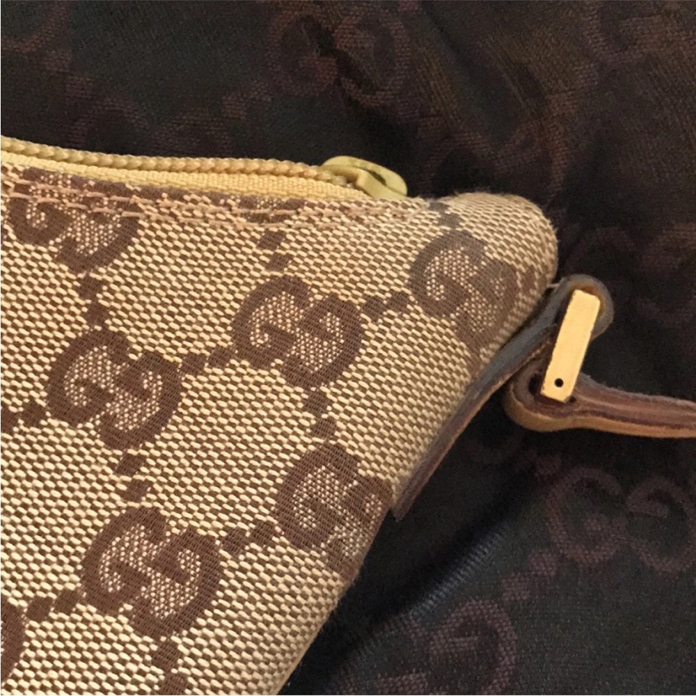 Gucci Tan and Brown Monogram Shoulder Bag - Picture 4 of 12